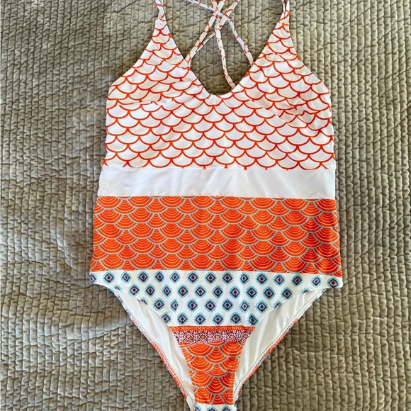 CUPSHE - one piece patterned suit - szXXL - Picture 2 of 5